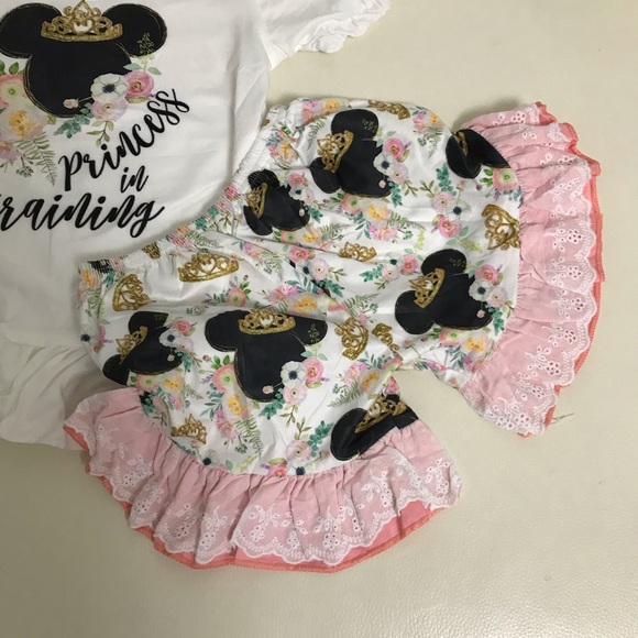 Minnie Mouse super cute outfit shorts t-shirt - Picture 4 of 6